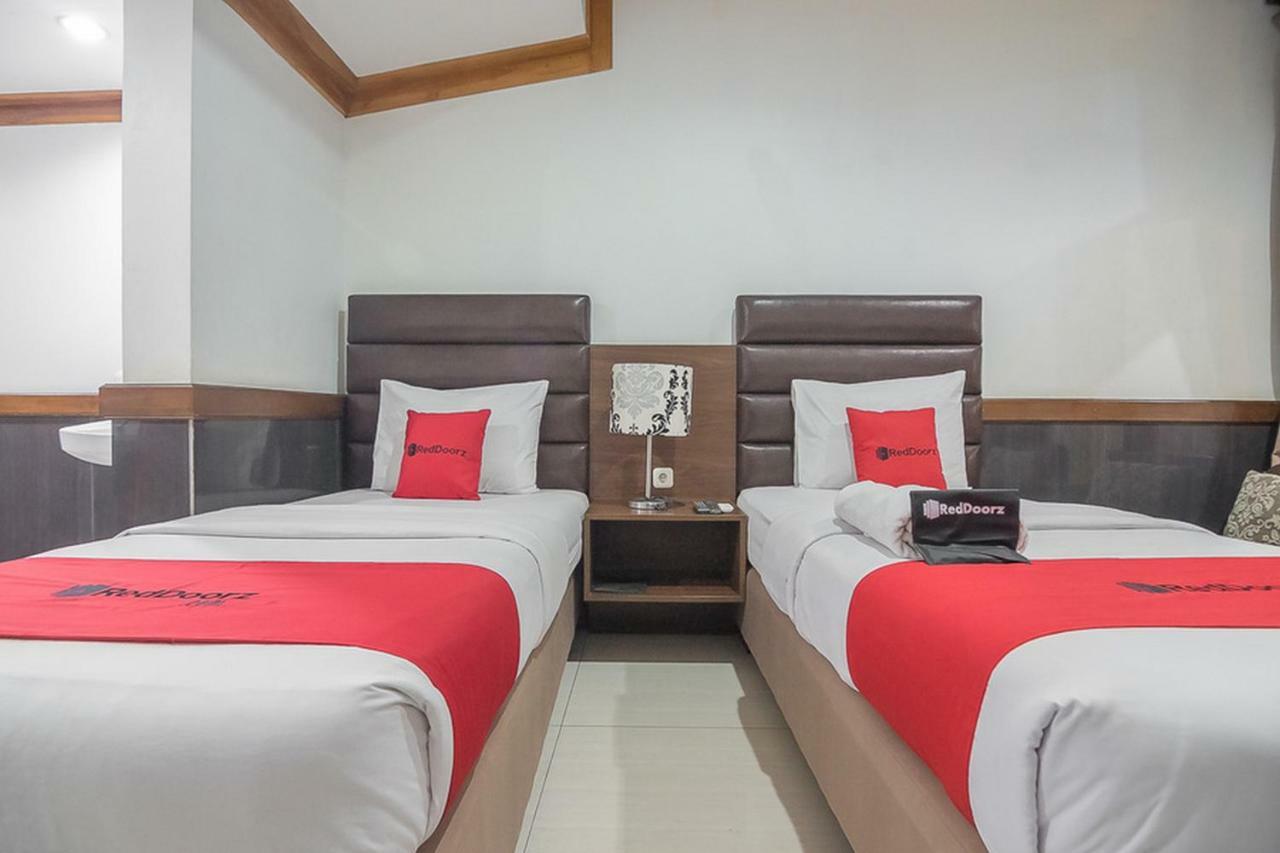 Wisma tamu Reddoorz @ Hegarmanah 2*